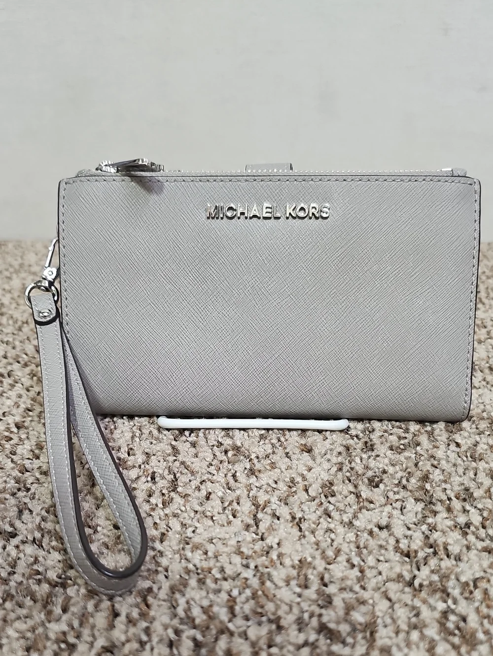 MICHAEL KORS JET SET TRAVEL DBL ZIP WRISTLET BFPM-07-081